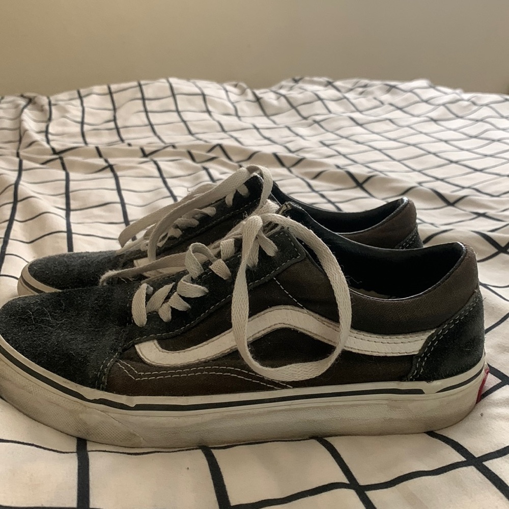 black vans shoes
